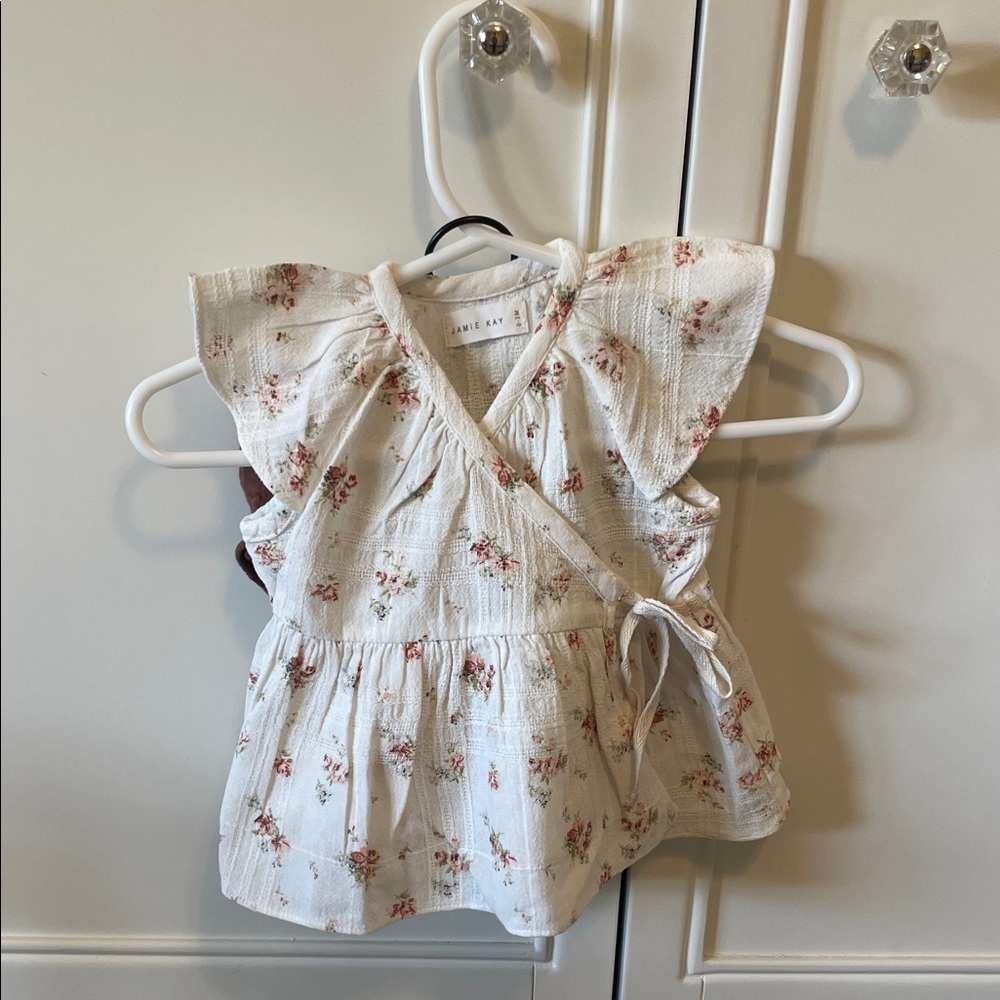 Darling Jamie Kay top paired with Rylee + cru bloomers 0-3M